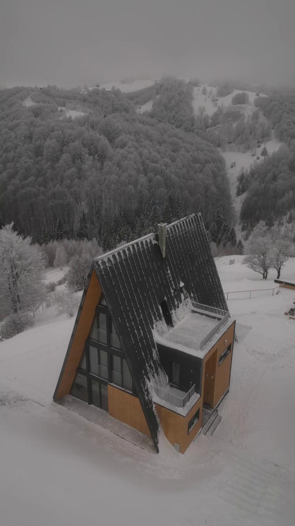 Amont Chalet Pestera  Luaran gambar