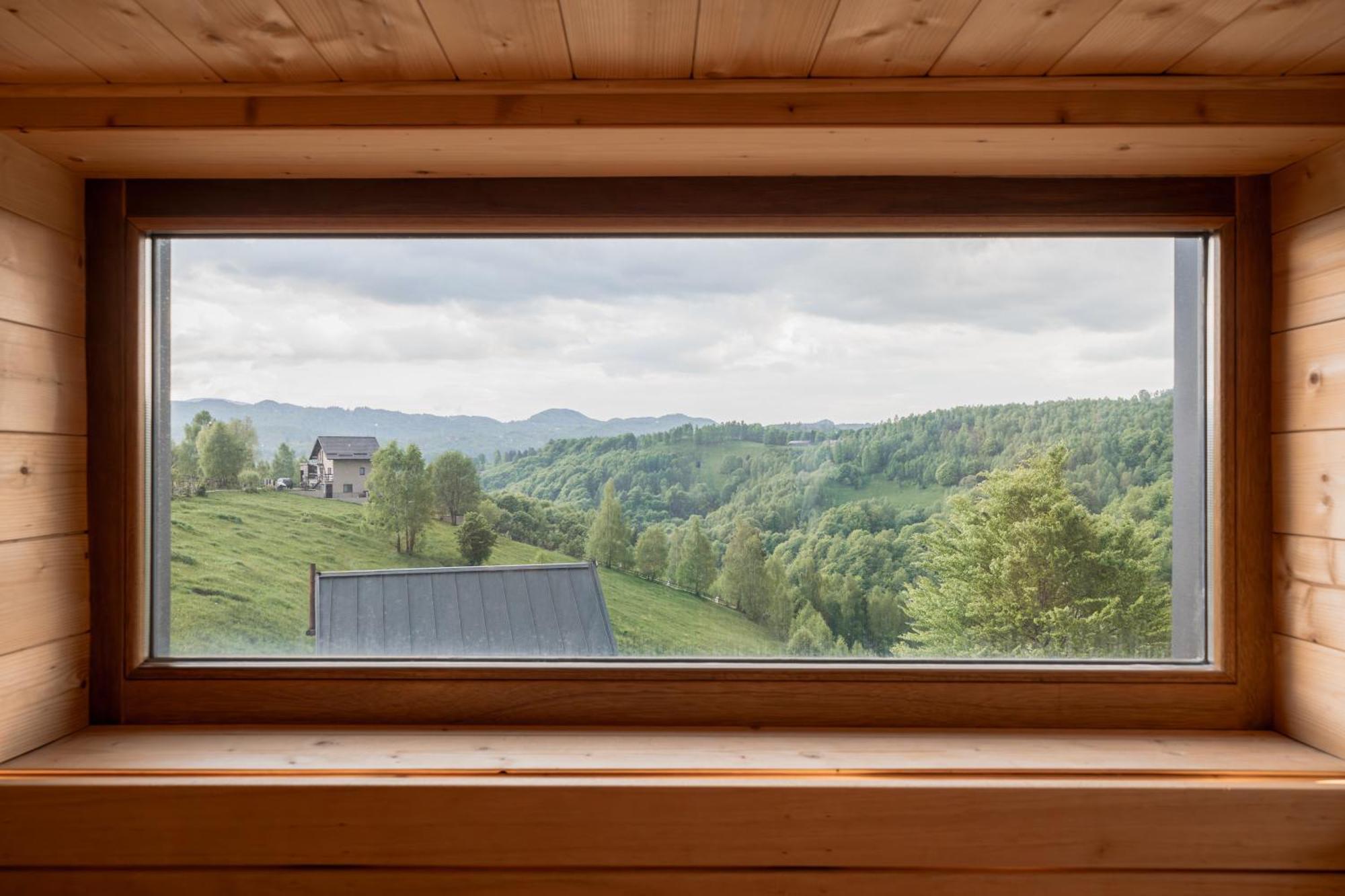Amont Chalet Pestera  Luaran gambar