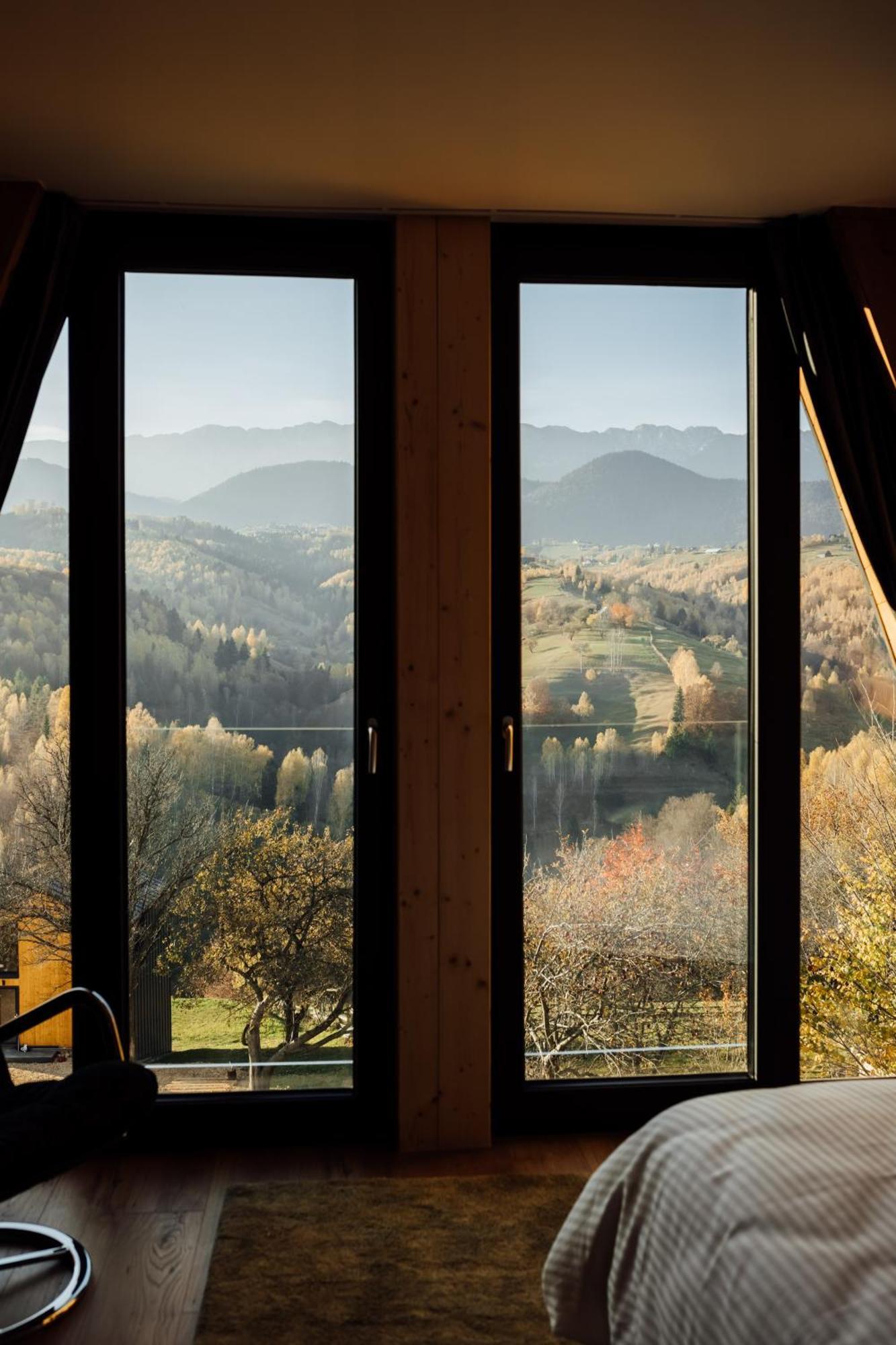 Amont Chalet Pestera  Luaran gambar
